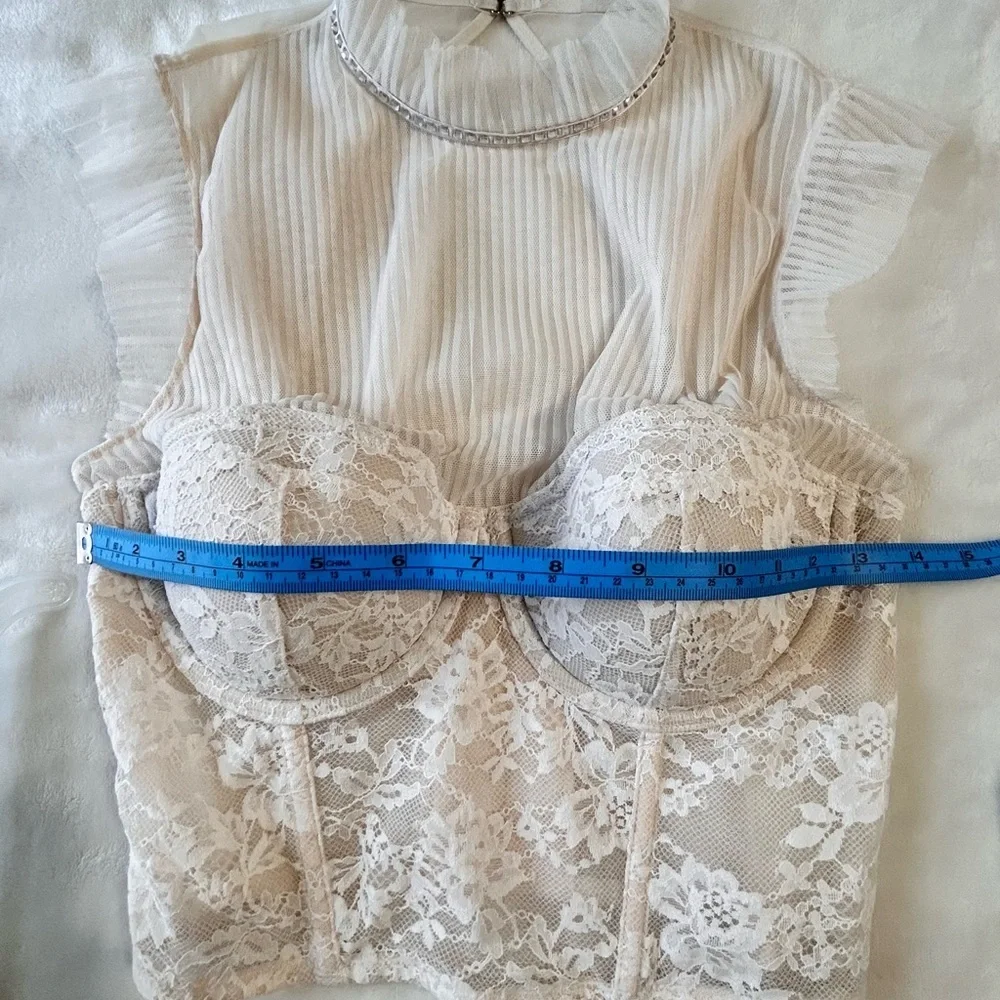 Victoria's Secret Cream Lace Top - Picture 10 of 12